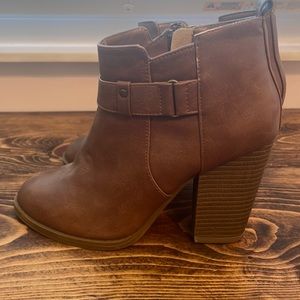 Heeled booties